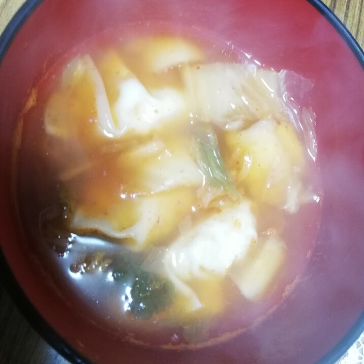 餃子と白菜キムチスープ
